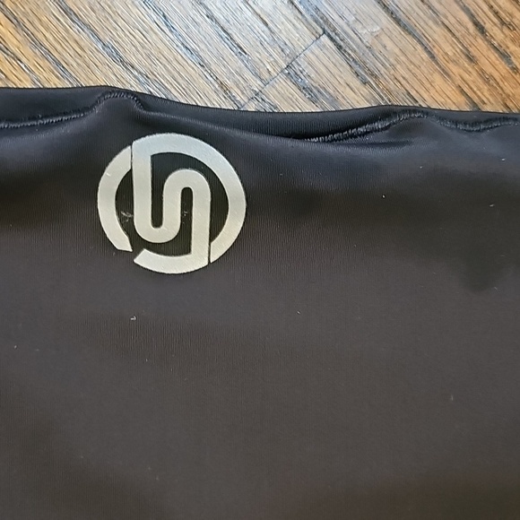 SKIMS Black Performance Leggings - Picture 3 of 7